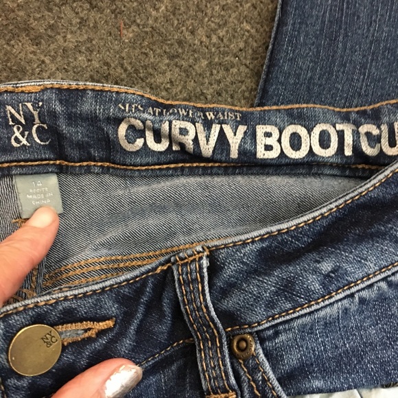New York & Co 
Curvy Bootcut Jeans 
size 14 petite - Picture 4 of 9